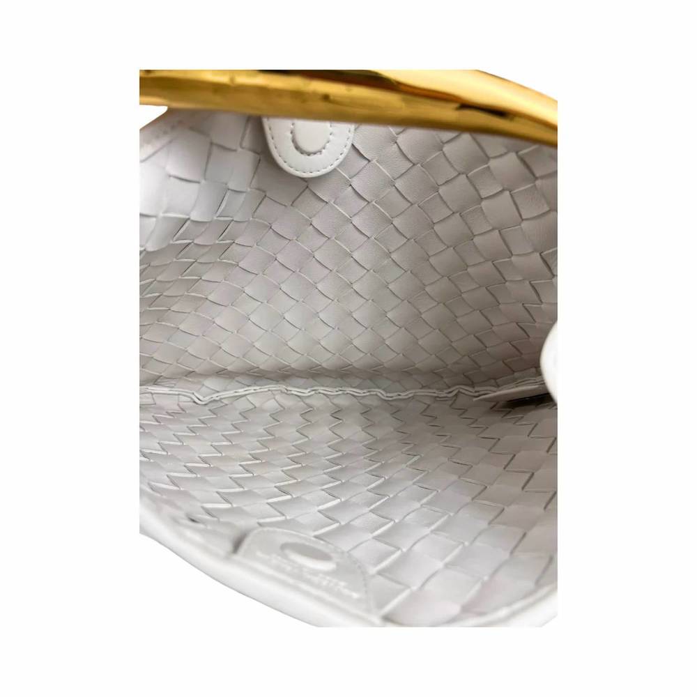 BOTTEGA VENETA pre-loved classic sardine bag in chalk - Picture 5 of 5